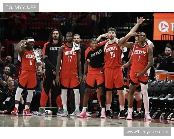 乌度卡表示第5名首发阵容会根据对手调整 目前对两套阵容效果非常满意